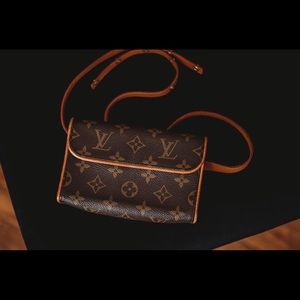 ✨Louis Vuitton Monogram Florentine waist bag with original LV belt✨